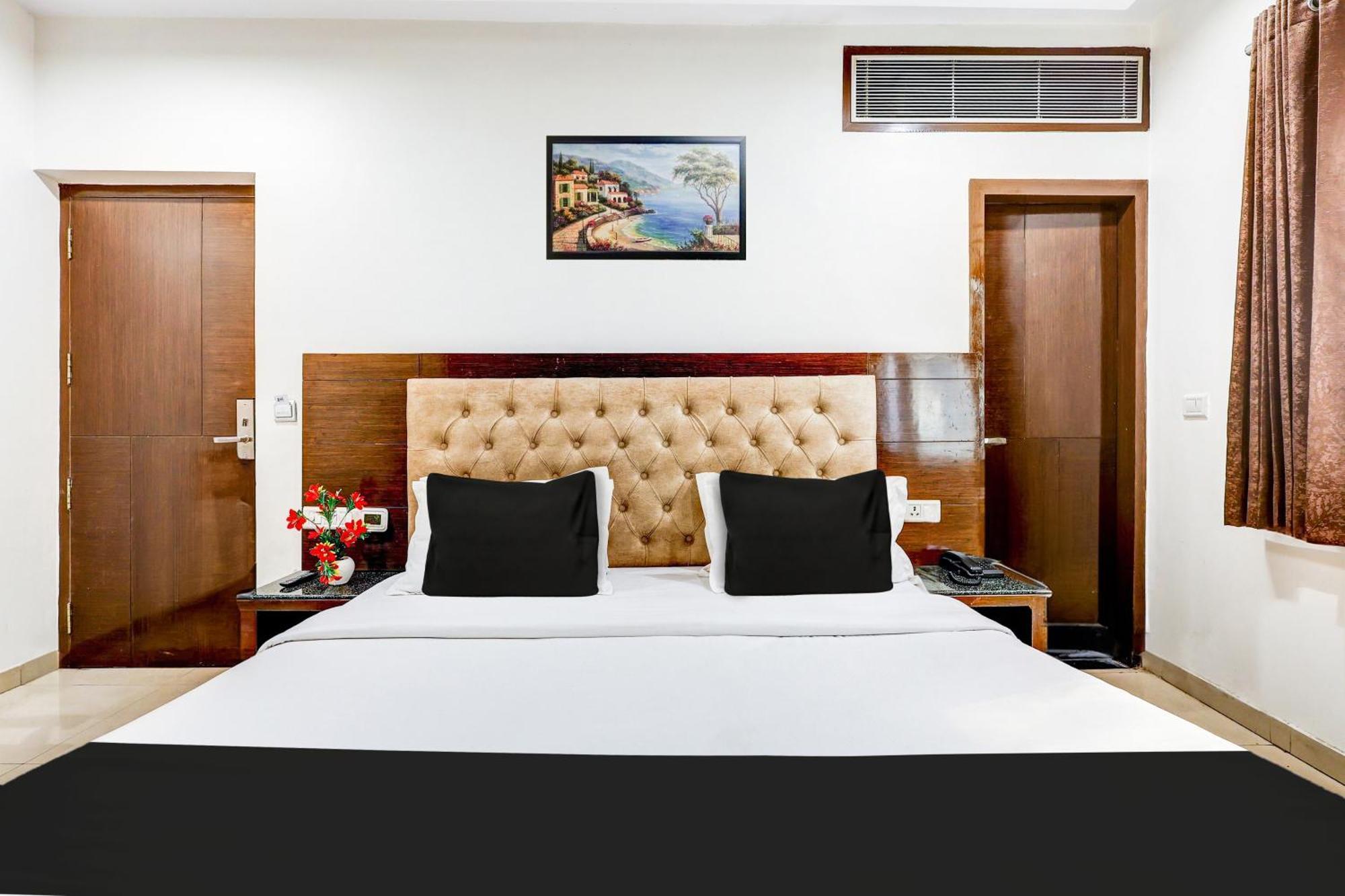 Super Townhouse Arakashan Road Paharganj Formerly Mohan International 新德里 外观 照片