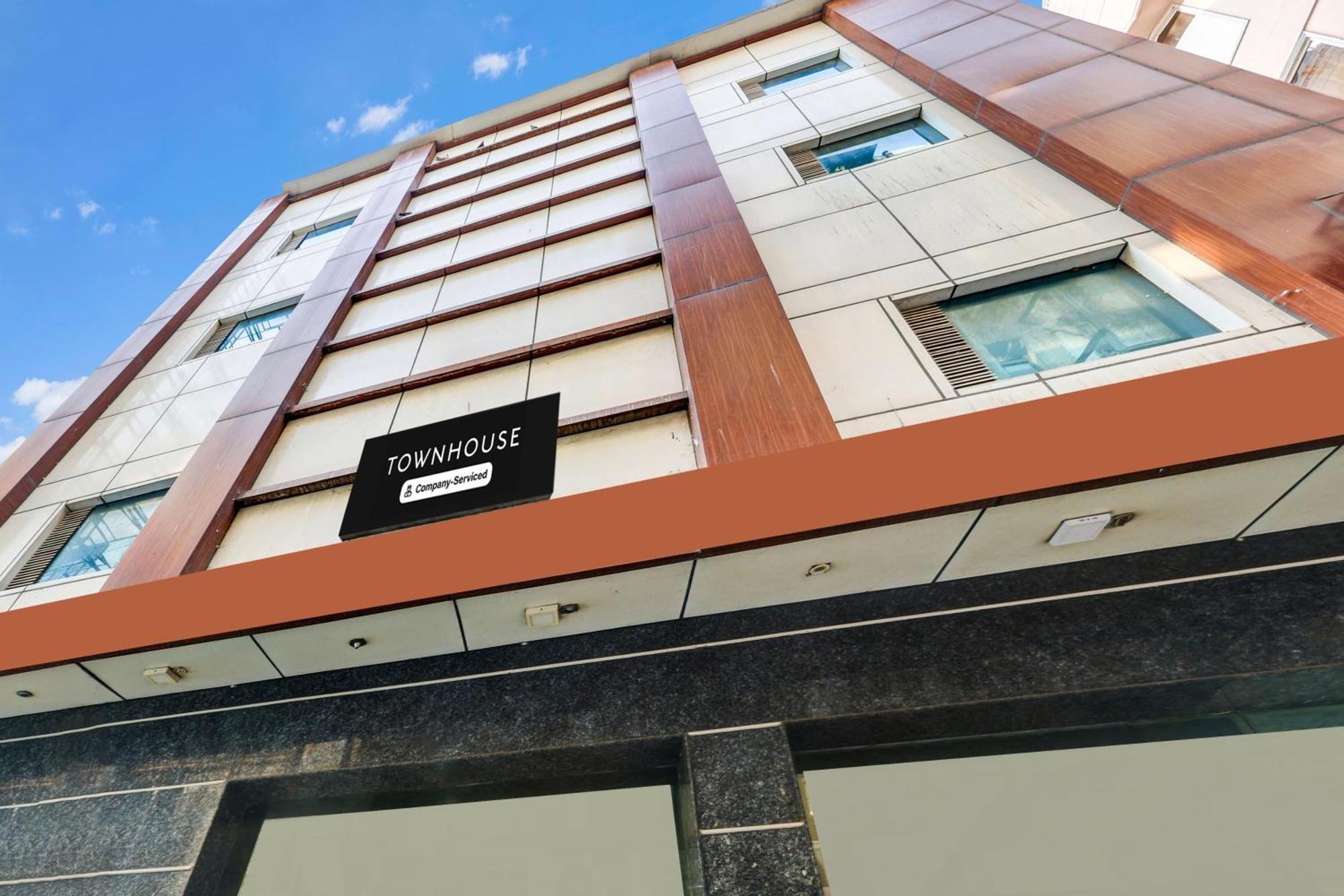Super Townhouse Arakashan Road Paharganj Formerly Mohan International 新德里 外观 照片