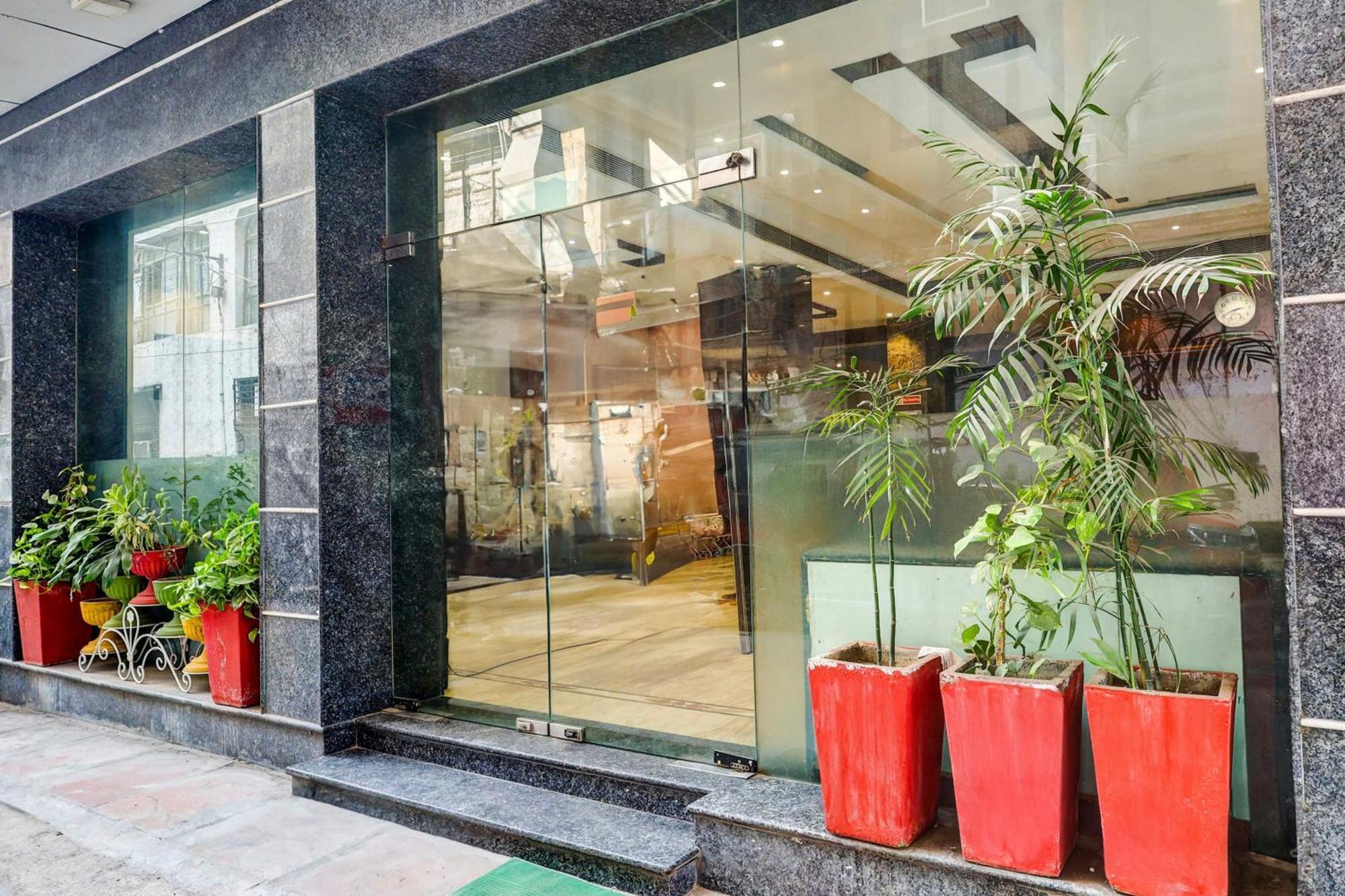 Super Townhouse Arakashan Road Paharganj Formerly Mohan International 新德里 外观 照片