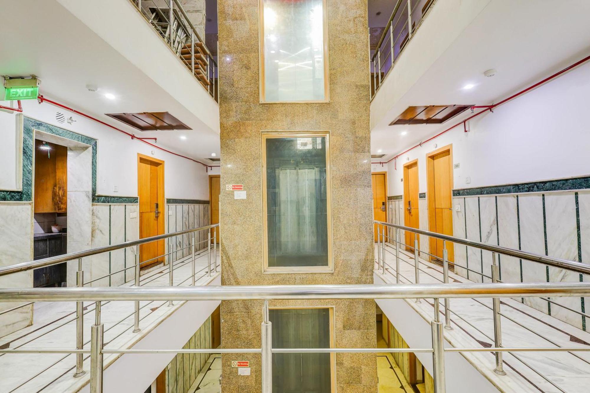 Super Townhouse Arakashan Road Paharganj Formerly Mohan International 新德里 外观 照片