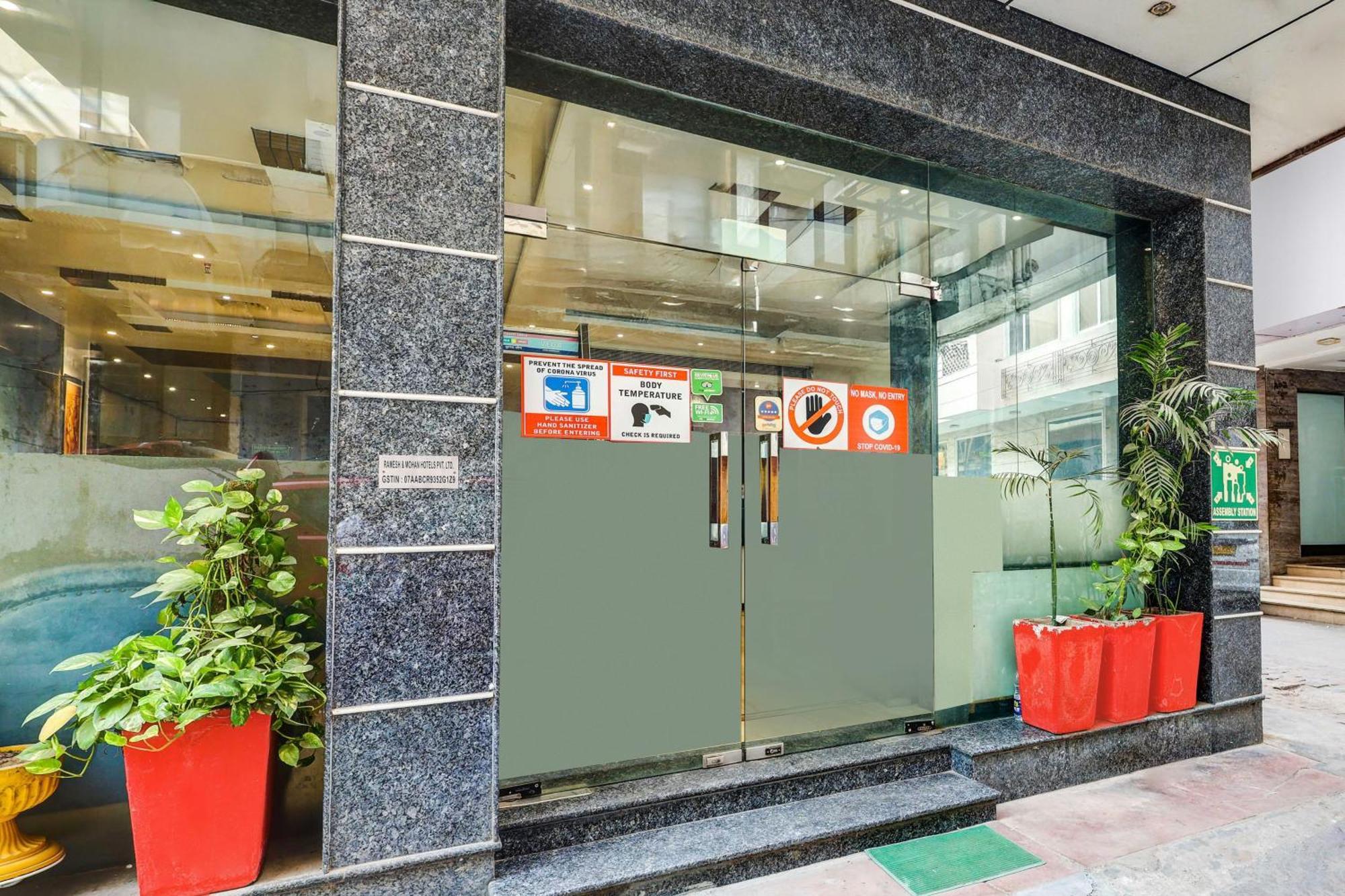 Super Townhouse Arakashan Road Paharganj Formerly Mohan International 新德里 外观 照片