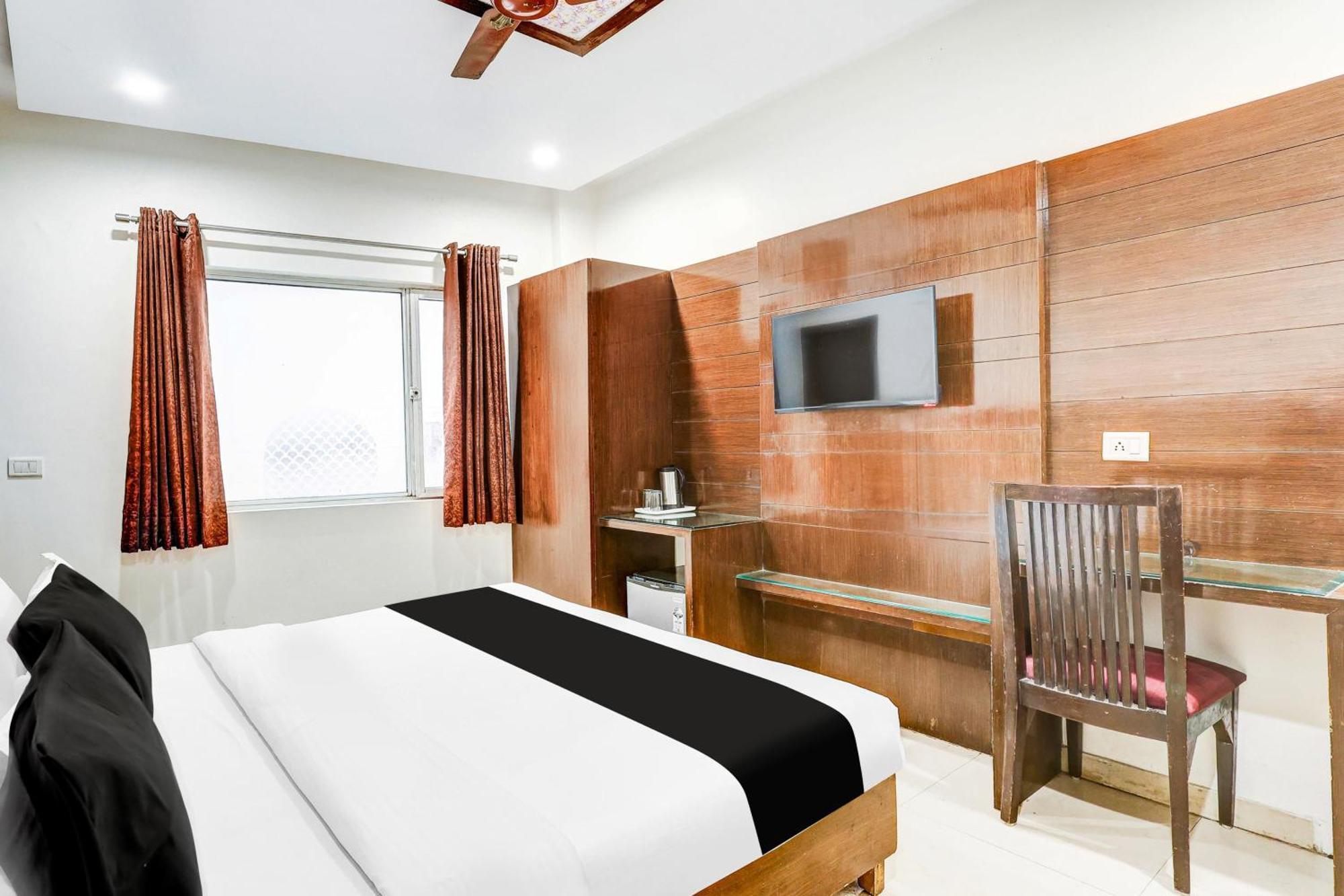 Super Townhouse Arakashan Road Paharganj Formerly Mohan International 新德里 外观 照片