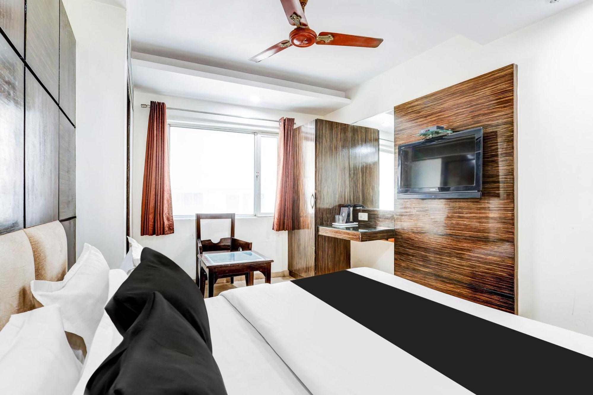 Super Townhouse Arakashan Road Paharganj Formerly Mohan International 新德里 外观 照片