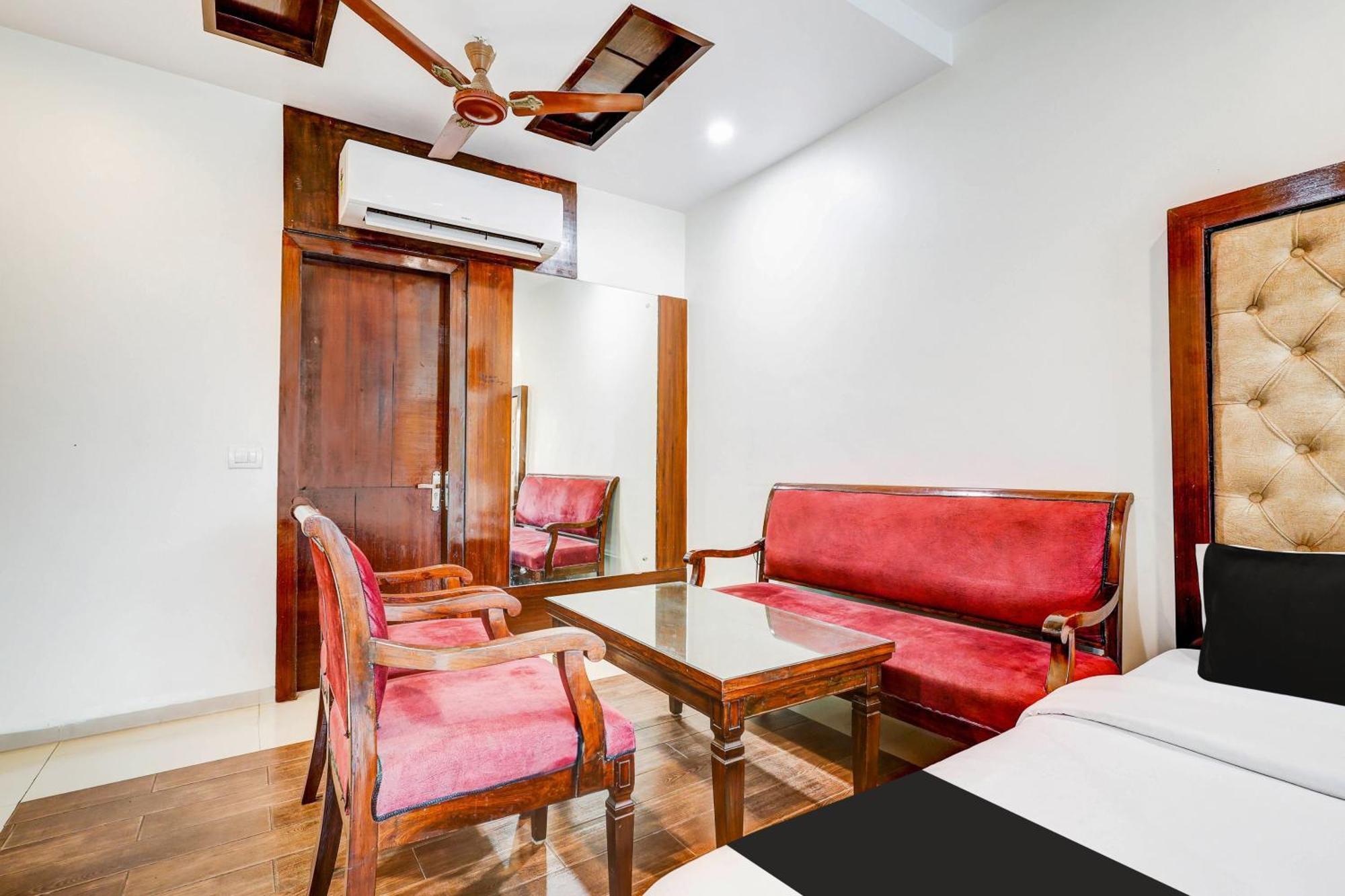 Super Townhouse Arakashan Road Paharganj Formerly Mohan International 新德里 外观 照片
