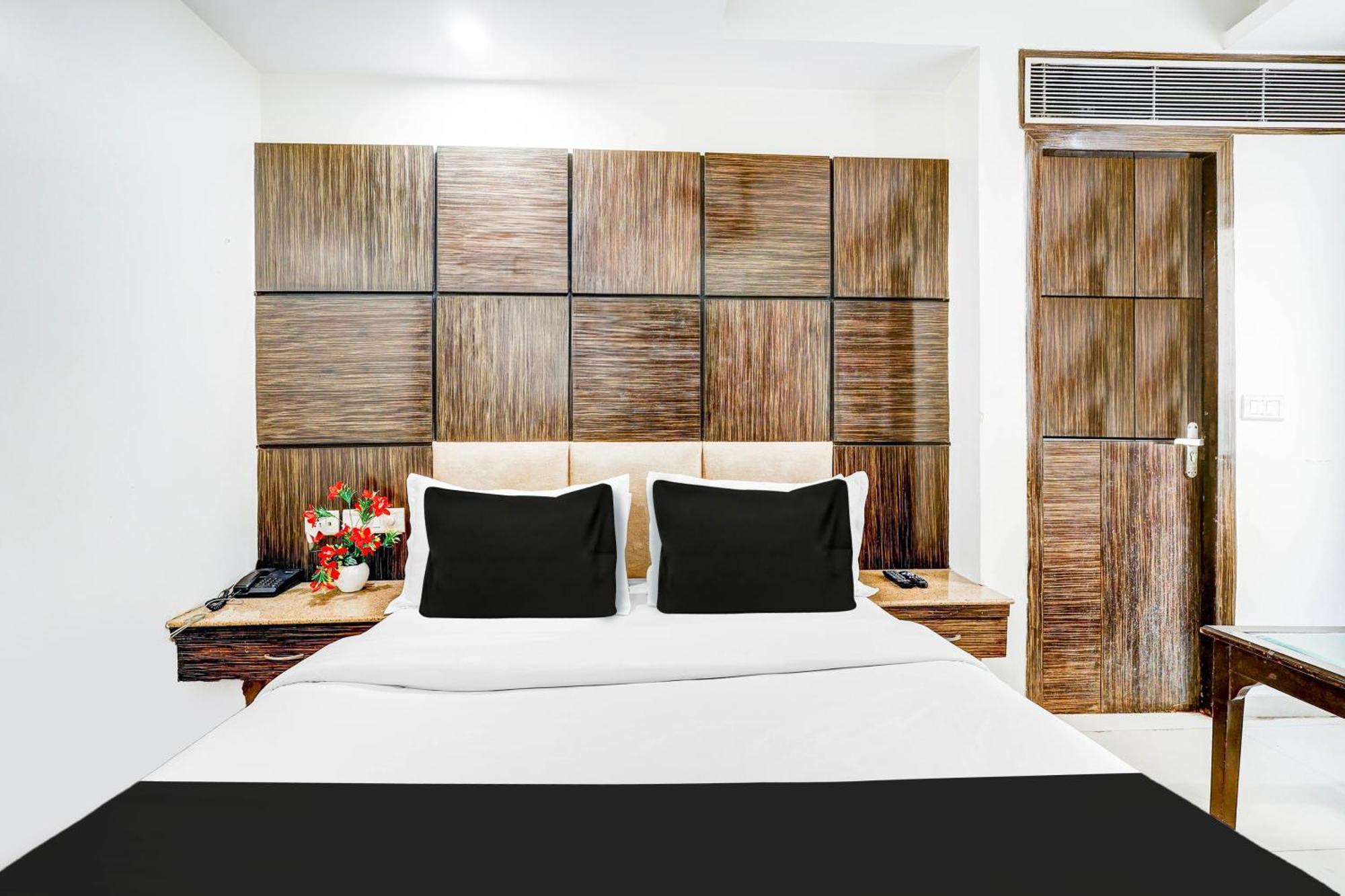 Super Townhouse Arakashan Road Paharganj Formerly Mohan International 新德里 外观 照片